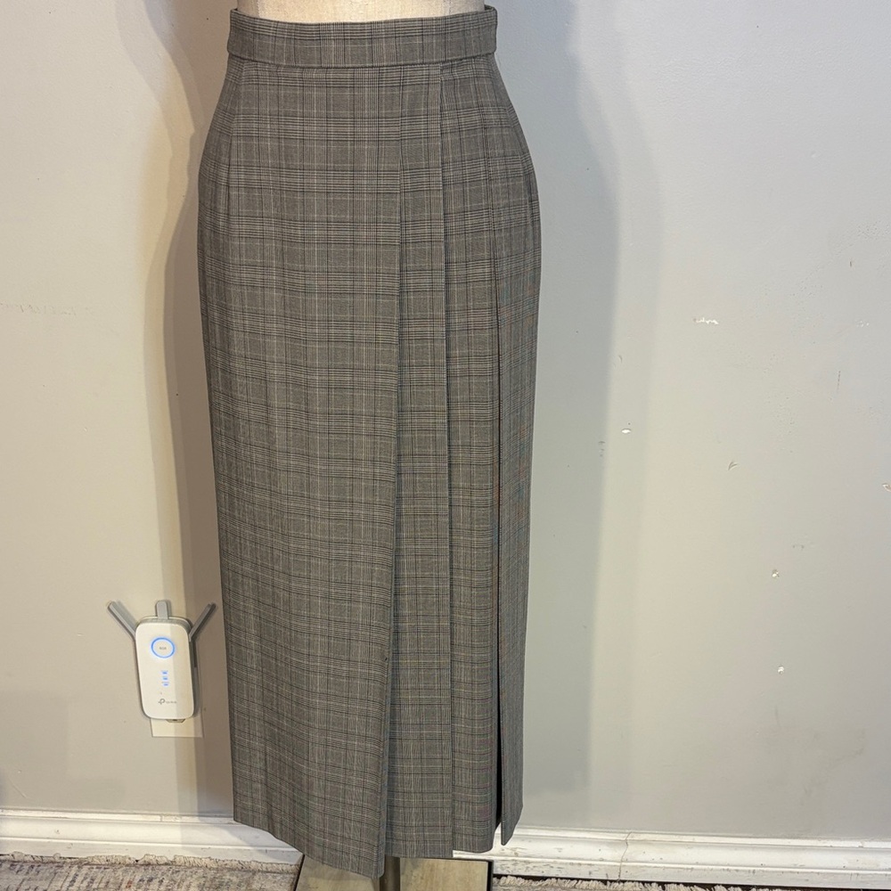 uniqlo Classic Gray Plaid Pleated front Pencil Skirt size Small like new